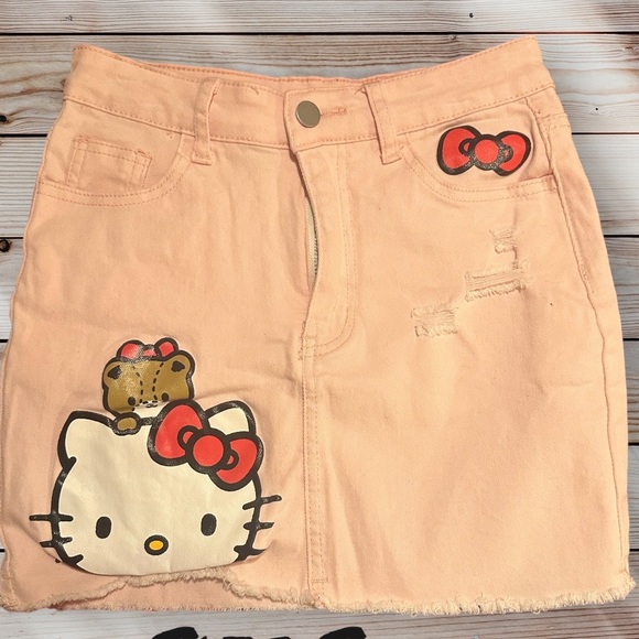 Pink XS skirt by Shein hello kitty, worn in good condition - Picture 8 of 15